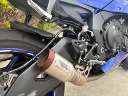 2025 Yamaha YZF-R1 Blue