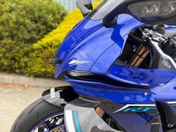 2025 Yamaha YZF-R1 Blue