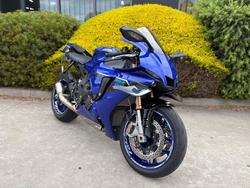 2025 Yamaha YZF-R1 Blue