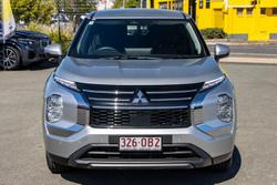 2025 Mitsubishi Outlander ES