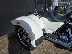 2018 Harley-Davidson FLRT FREEWHEELER WHITE