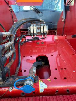 2015 Versatile 425 Red