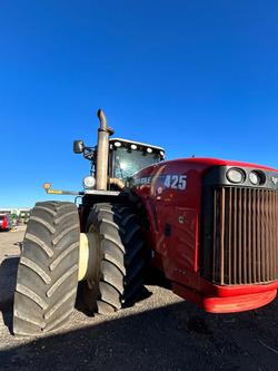 2015 Versatile 425 Red