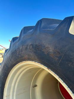 2015 Versatile 425 Red