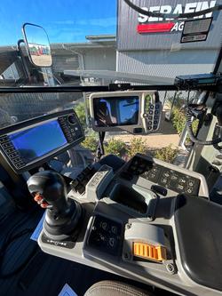 2015 Versatile 425 Red