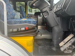 2017 Iveco Acco K2350G 320 WHITE