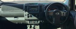 2009 Nissan Navara ST-X