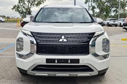 2024 Mitsubishi Outlander LS