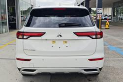 2024 Mitsubishi Outlander LS