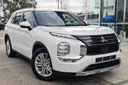 2024 Mitsubishi Outlander LS