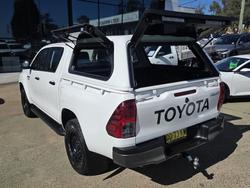 2022 Toyota Hilux SR