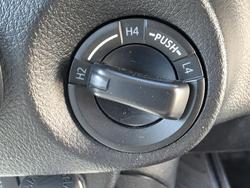 2022 Toyota Hilux SR