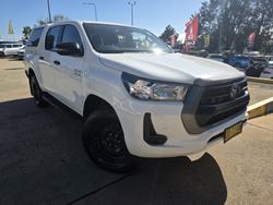 2022 Toyota Hilux SR