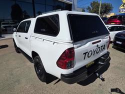 2022 Toyota Hilux SR