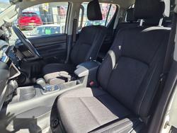 2022 Toyota Hilux SR