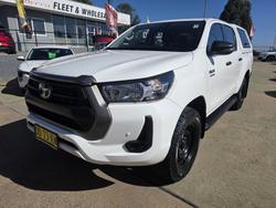 2022 Toyota Hilux SR