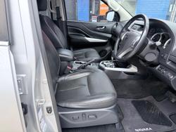 2019 Nissan Navara ST-X D23 Series 3 4X4 Dual Range Brilliant Silver