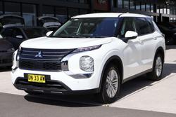 2024 Mitsubishi Outlander ES