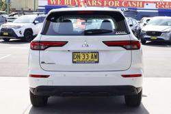 2024 Mitsubishi Outlander ES