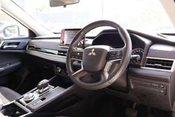 2024 Mitsubishi Outlander ES