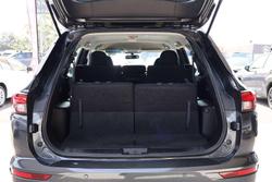 2024 Mitsubishi Outlander ES