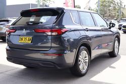 2024 Mitsubishi Outlander ES