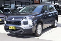 2024 Mitsubishi Outlander ES