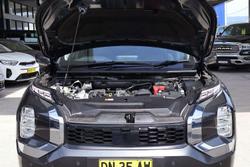 2024 Mitsubishi Outlander ES