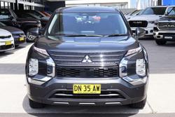 2024 Mitsubishi Outlander ES