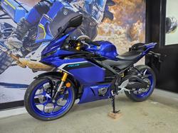 2025 Yamaha YZF-R3 BLUE
