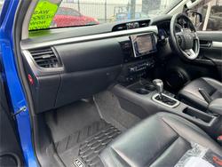 2017 TOYOTA HILUX SR5 (4x4) GUN126R BLUE