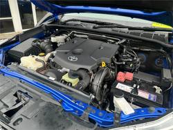 2017 TOYOTA HILUX SR5 (4x4) GUN126R BLUE