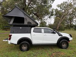 2022 Isuzu D-MAX LS-M