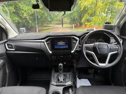2022 Isuzu D-MAX LS-M