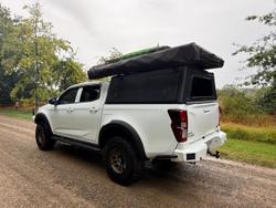 2022 Isuzu D-MAX LS-M