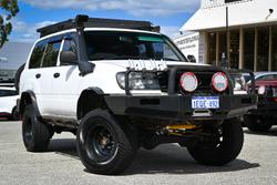 2004 Toyota Landcruiser Standard