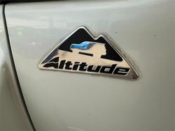 2012 Toyota Landcruiser Altitude VDJ200R Crystal Pearl