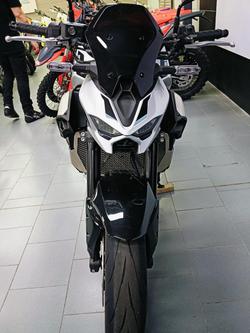 2025 Kawasaki Z900 (ZR900S) Z Silver