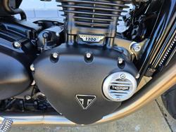 2024 Triumph BONNEVILLE SPEED TWIN 1200 Red