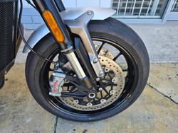 2024 Triumph BONNEVILLE SPEED TWIN 1200 Red