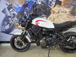 2025 Yamaha XSR700 WHITE