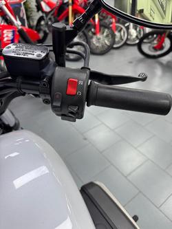 2013 Yamaha Bolt (XVS950CU) Bolt White