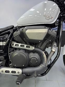 2013 Yamaha Bolt (XVS950CU) Bolt White