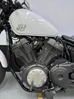2013 Yamaha Bolt (XVS950CU) Bolt White
