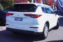 2022 Mitsubishi Outlander ES