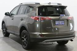 2017 Toyota RAV4 GXL