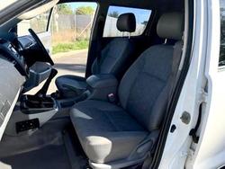 2009 Toyota Hilux SR KUN26R MY09 4X4 Glacier White