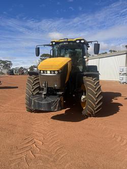 2019 JCB 8330 Fastrac Tractor
