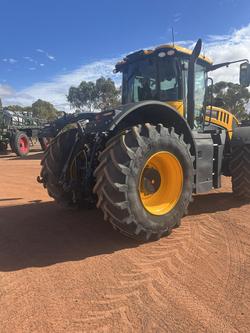 2019 JCB 8330 Fastrac Tractor