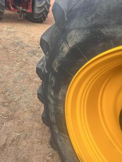 2019 JCB 8330 Fastrac Tractor